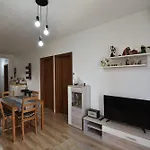 Apartment Sea Breeze Nest *