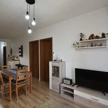 Apartment Sea Breeze Nest *